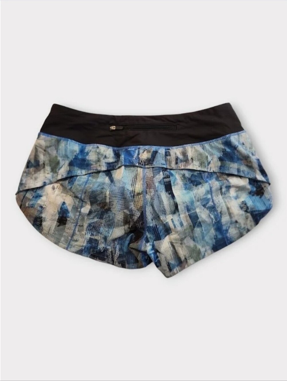Size 6 - Lululemon Speed Up Short *2.5